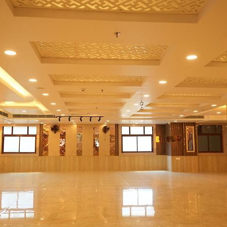 Hotel Golden Palace Lucknow Eksteriør billede