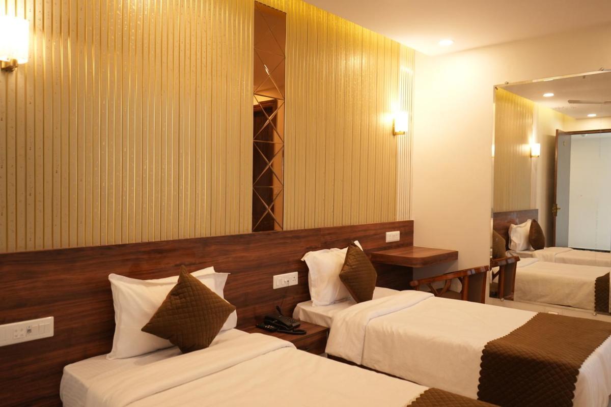 Hotel Golden Palace Lucknow Eksteriør billede