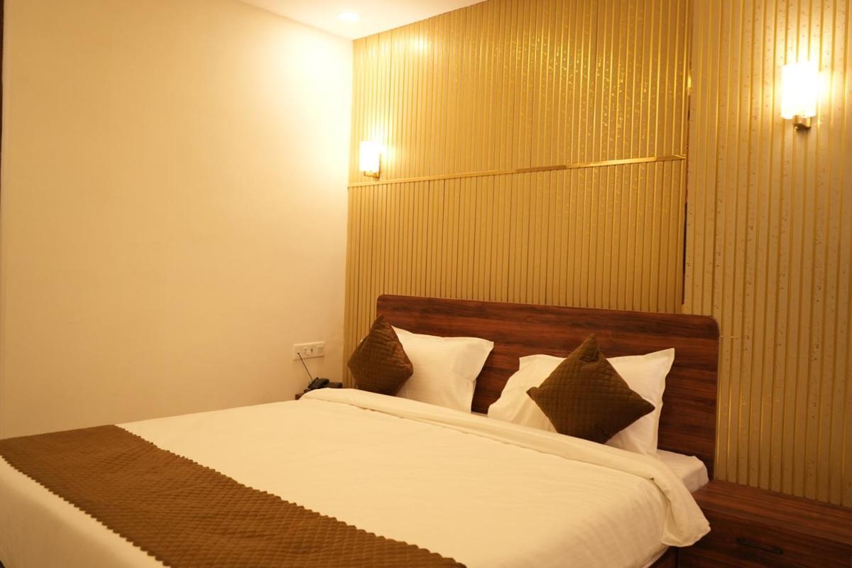 Hotel Golden Palace Lucknow Eksteriør billede