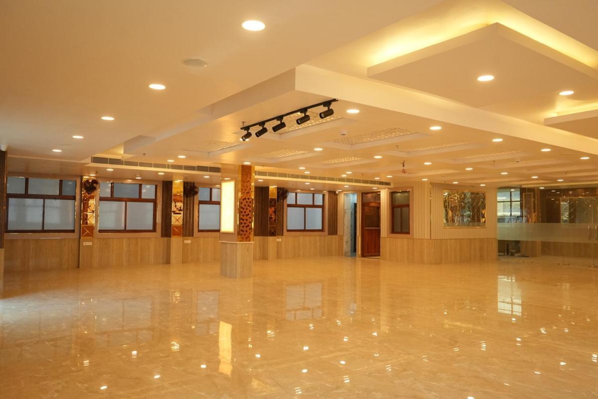 Hotel Golden Palace Lucknow Eksteriør billede